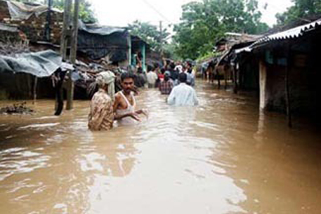 В результате наводнений в Индии погибли 60 человек