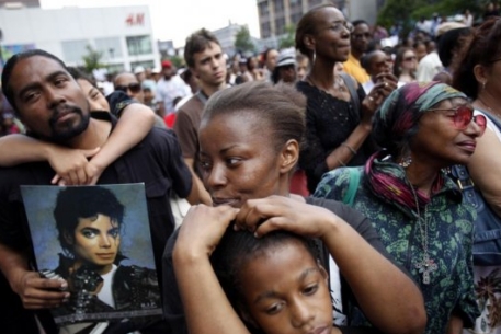 Майкла Джексона похоронят 31 августа 