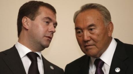 Назарбаев обсудил с Медведевым вопросы сотрудничества