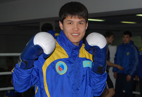 Казахстанский боксер Данияр Елеусинов завоевал золото Азиады 