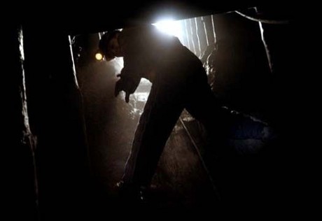 В Китае 28 горняков оказались заблокированы в шахте