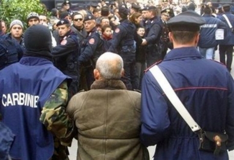 Сицилийская полиция арестовала членов мафии "Коза Ностра"