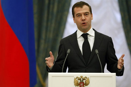 Медведев представил бюджетное послание на 2011-13 годы