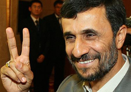 Ахмадинежад официально победил на выборах в Иране