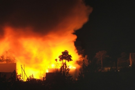 В Челябинской области загорелся склад с боеприпасами