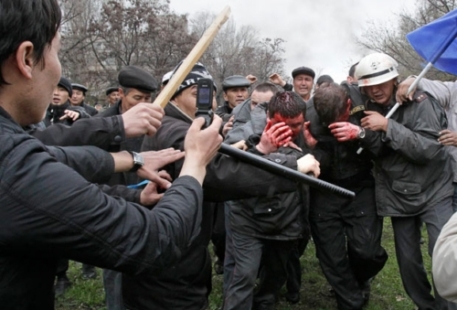 Беспорядки на окраине Бишкека возобновились