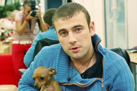 Участника "Дома-2" заподозрили в краже миллиона рублей