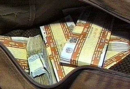 На Урале кассира ограбили на миллион рублей