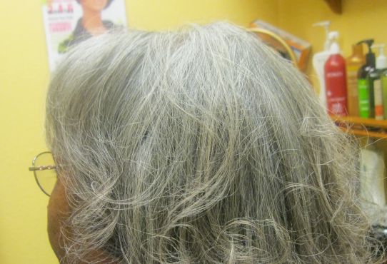 Американские ученые раскрыли секрет седых волос