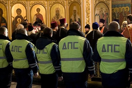 Российские священники помогут взыскать долги