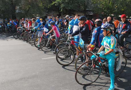 В Алматы появилась первая велодорожка
