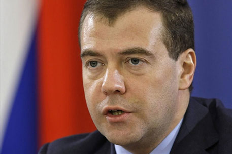 Медведев выделил общественным организациям миллиард рублей