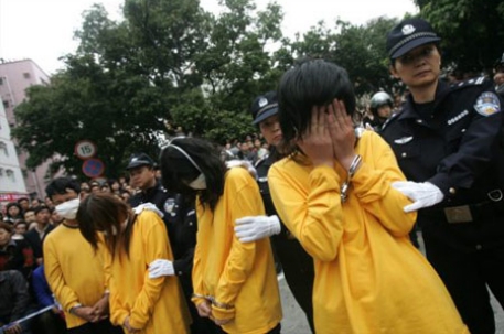 В Китае запретили устраивать "позорные шествия" проституток
