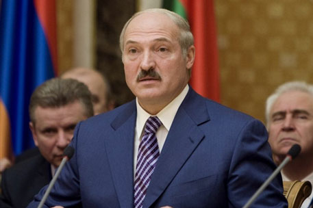 Лукашенко не допустит в Белоруссии "цветной революции"