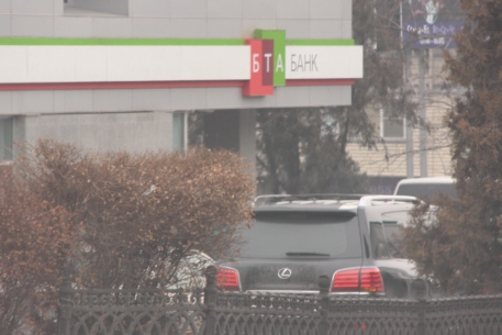 Сотрудниц "БТА Банка" задержали за кражу трех миллионов долларов 