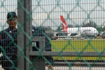 Qantas приостановила полеты крупнейших авиалайнеров после инцидента с двигателем