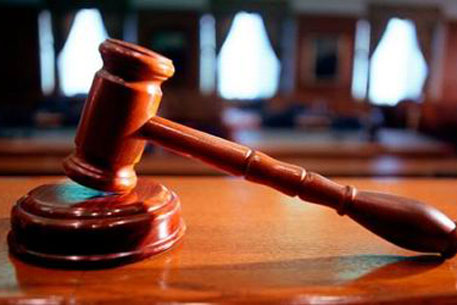 В Актобе осудили экс-администратора судов за взятки
