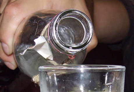 В Карагандинской области шестиклассник отравился водкой