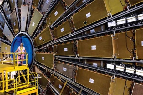 В 2011 году Большой адронный коллайдер остановят на год