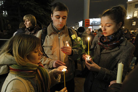 1,5 тысячи москвичей почтили память жертв взрывов в метро