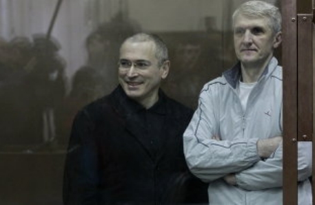 Обвинение сократило объем похищенной Ходорковским нефти