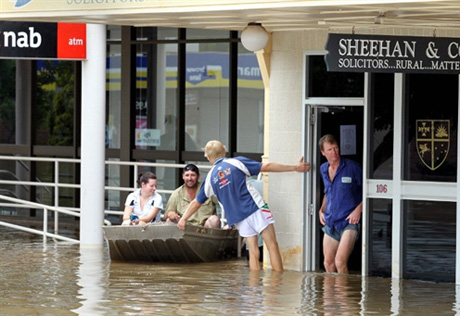 Более 200 тысяч человек пострадали от наводнения в Австралии