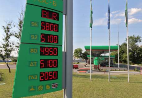 Цена бензина в Беларуси упала на 22 процента