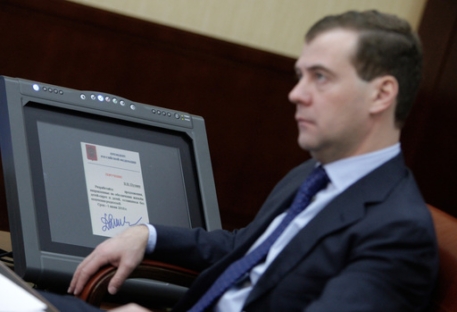 Медведев больше Путина повлиял на назначения губернаторов
