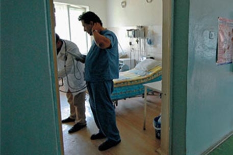 150 отравившихся казахстанских рабочих выписали из больницы
