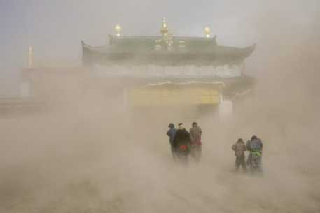 В Пекин пришла сильная песчаная буря