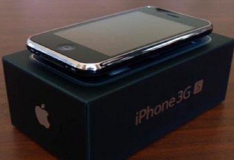 Apple начнет бесплатно выдавать iPhone 3GS