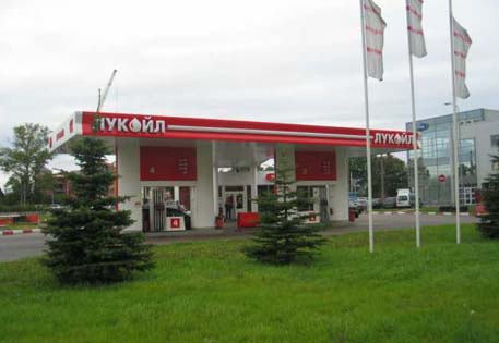 ФАС оштрафовала "Лукойл" за завышение цен на бензин