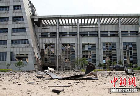 При взрывах в правительственных зданиях в Китае погибли двое