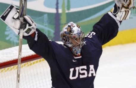 Вратаря сборной США признали лучшим хоккеистом Олимпиады