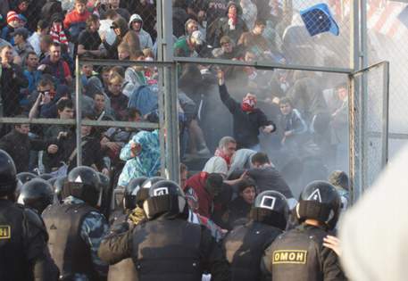 Более 120 человек задержаны после побоища фанатов в Самаре