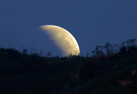 Землю ждет самое длительное лунное затмение за последние 11 лет