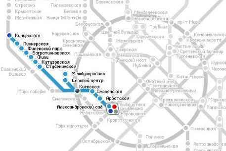На Филевской линии московского метро остановились поезда