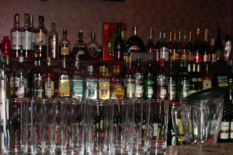Путин создал комиссию по регулированию алкогольного рынка