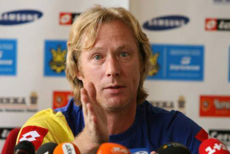 Федерация футбола Украины не продлила контракт с Михайличенко