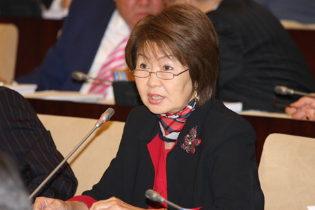 Казахстанский сенатор предложила трудоустраивать челноков