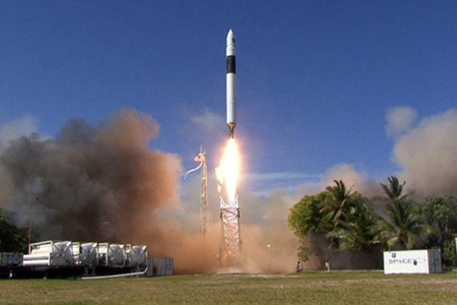 В США впервые запустили частную ракету-носитель Falcon-9