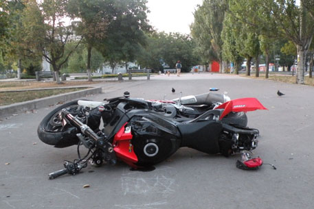Мотоциклист насмерть сбил милиционера в Москве