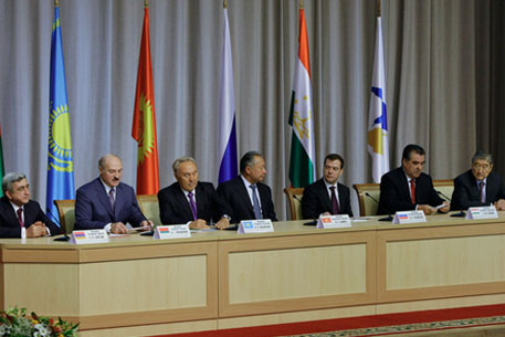 Президент Казахстана утвердил создание антикризисного фонда ЕврАзЭС