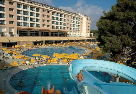 Сотрудники отеля в Турции спровоцировали массовую драку с россиянами