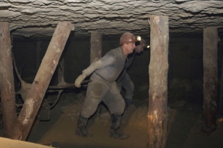 По факту гибели горняков в карагандинской шахте возбудили дело