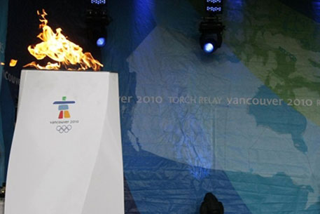 В Канаде атаковали факелоносца Олимпийского огня