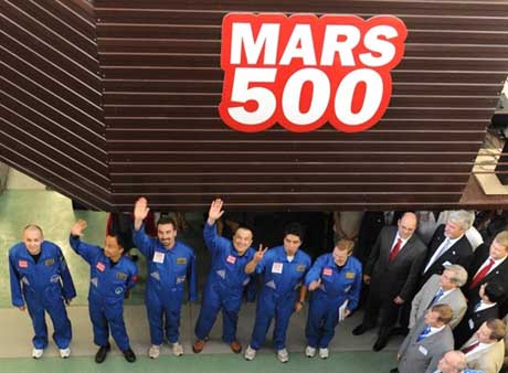 Участники эксперимента "Марс-500" "высадились" на Красную планету