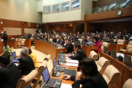 Мажилис Казахстана принял бюджет на 2010-2012 годы