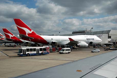 Австралийская авиакомпания ввела плату на длинные ноги
