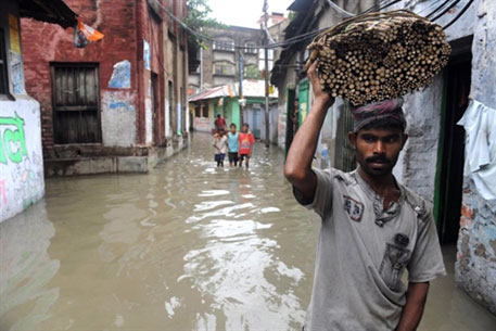 Число жертв наводнения в Кашмире увеличилось до 145